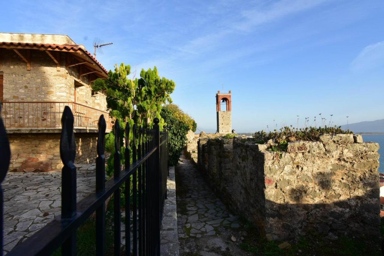 Sideroporta Castle Nafpaktos Guest House ภายนอก รูปภาพ