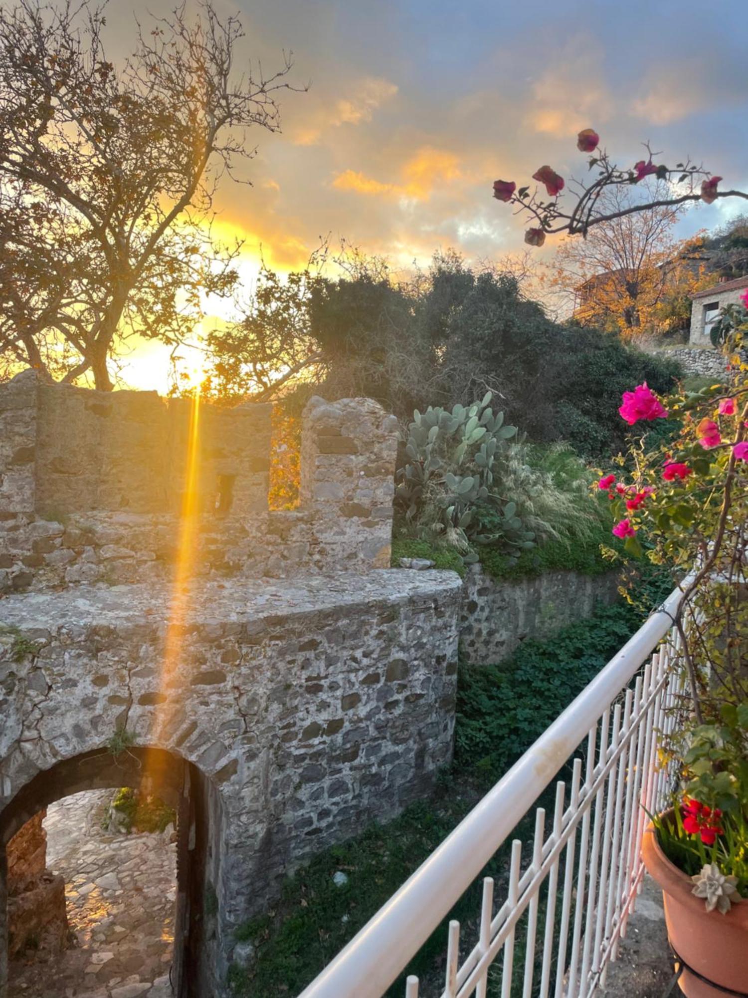 Sideroporta Castle Nafpaktos Guest House ภายนอก รูปภาพ