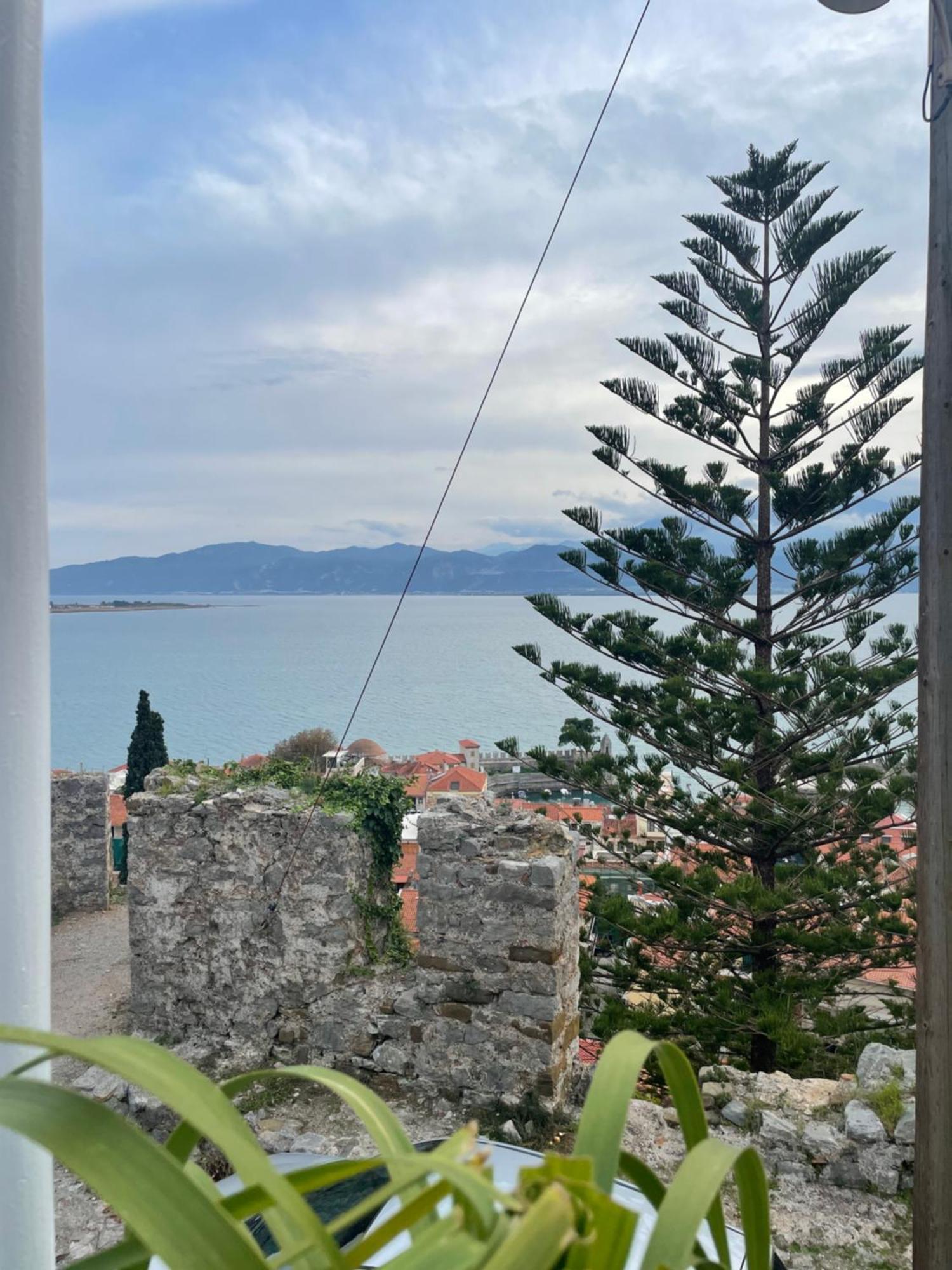 Sideroporta Castle Nafpaktos Guest House ภายนอก รูปภาพ
