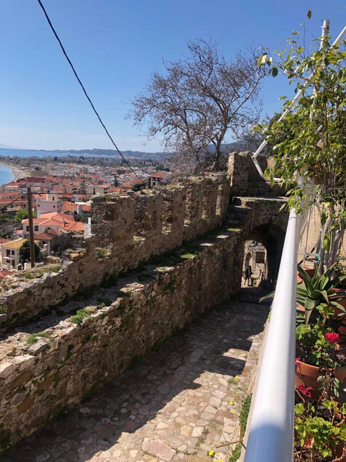 Sideroporta Castle Nafpaktos Guest House ภายนอก รูปภาพ