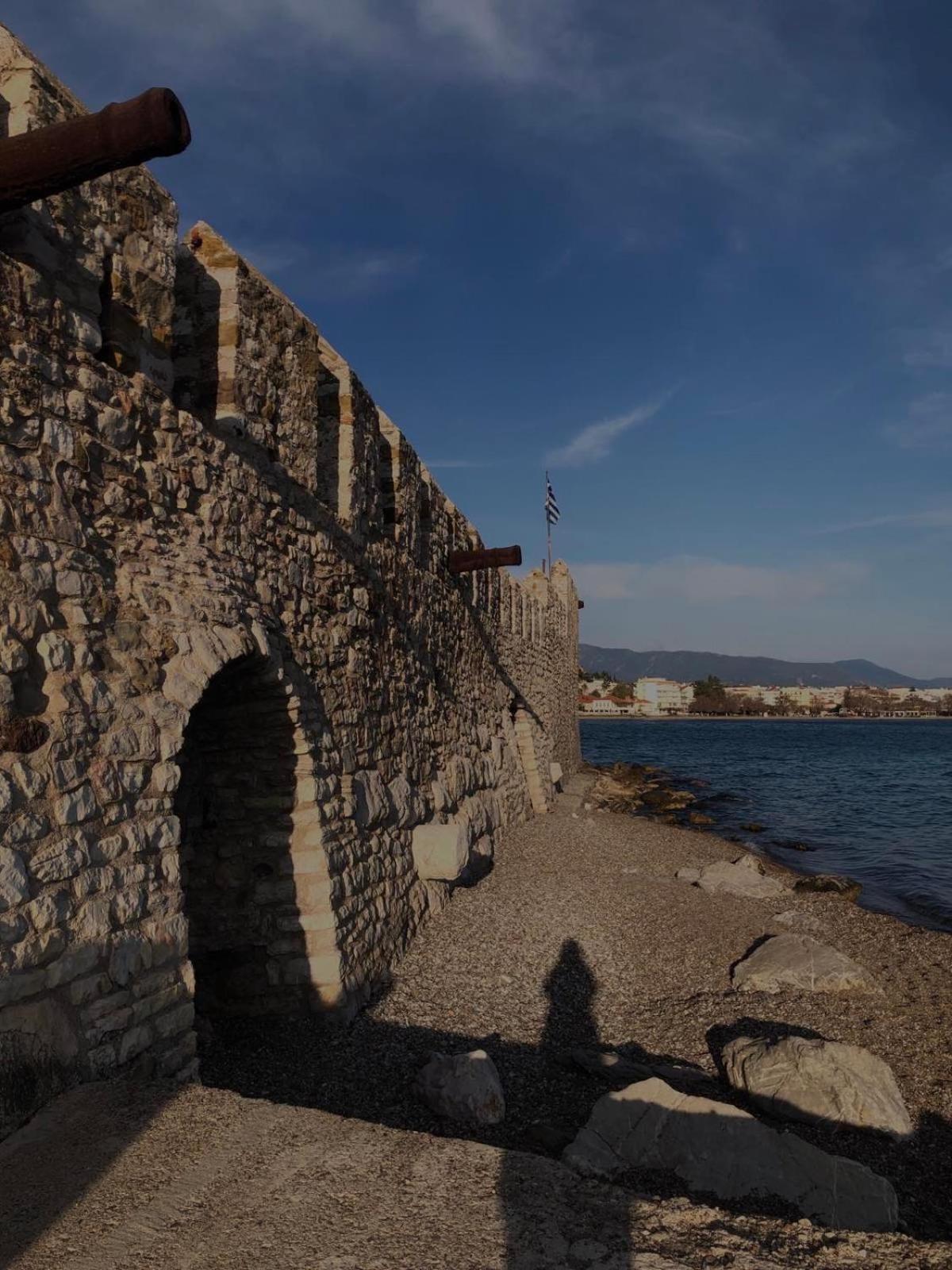 Sideroporta Castle Nafpaktos Guest House ภายนอก รูปภาพ