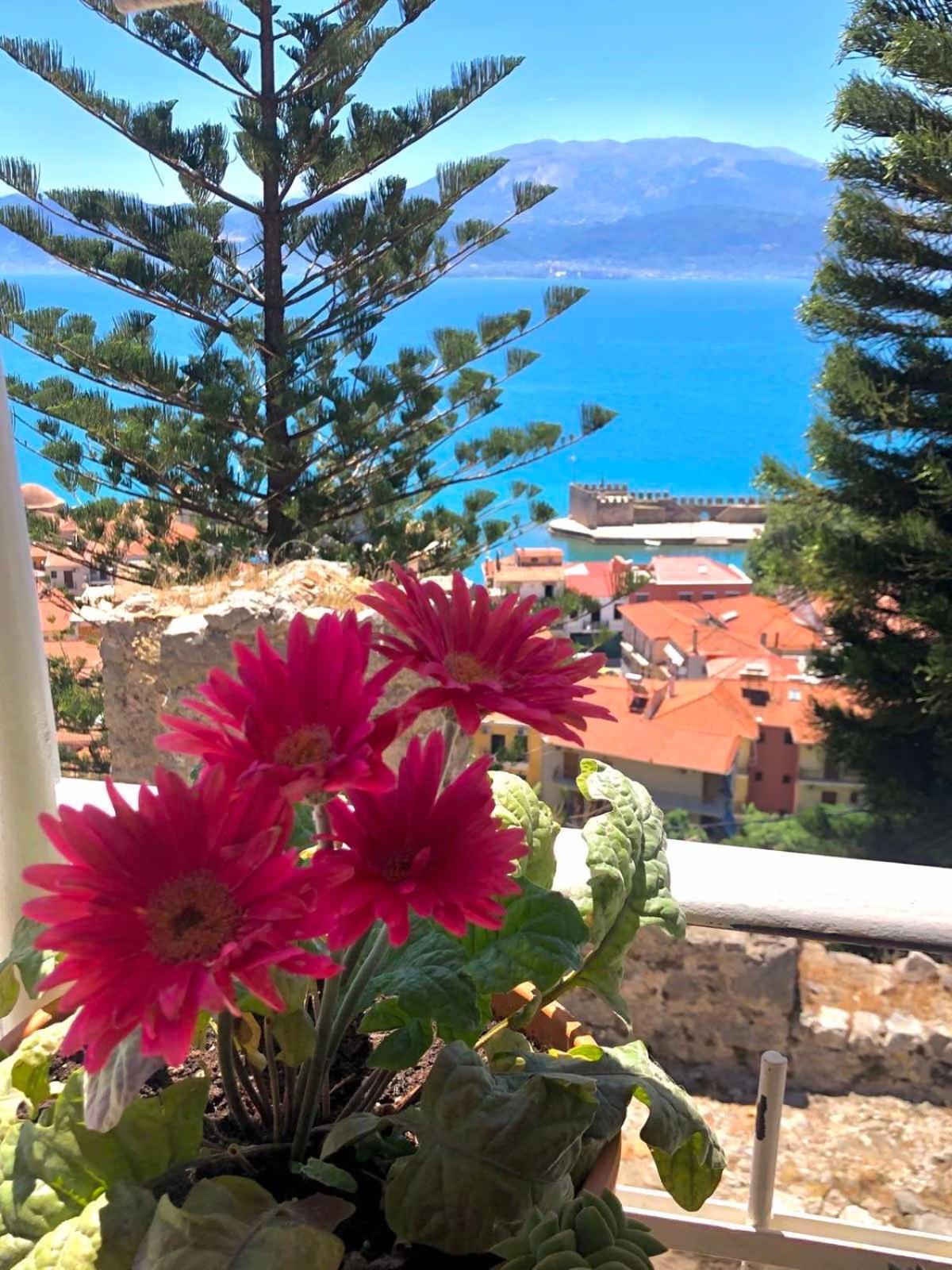 Sideroporta Castle Nafpaktos Guest House ภายนอก รูปภาพ